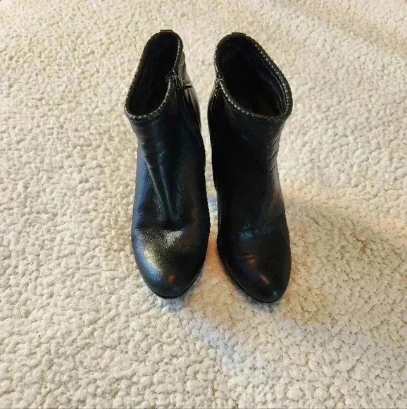 Bottega Veneta Black Leather Ankle Boots - Picture 3 of 16